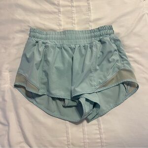 Lululemon Hotty Hot shorts 2.5 in size 4
